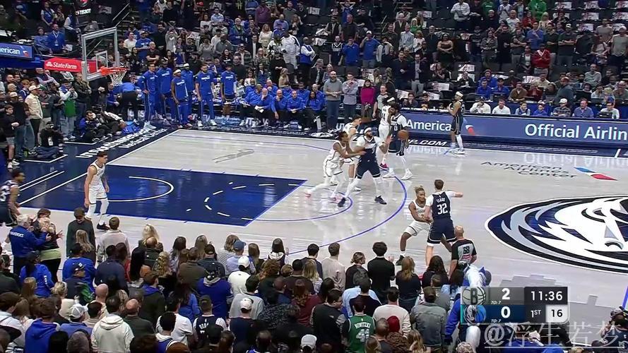 浓眉赛后送球衣给小球迷，单场轰24分14板3断3帽